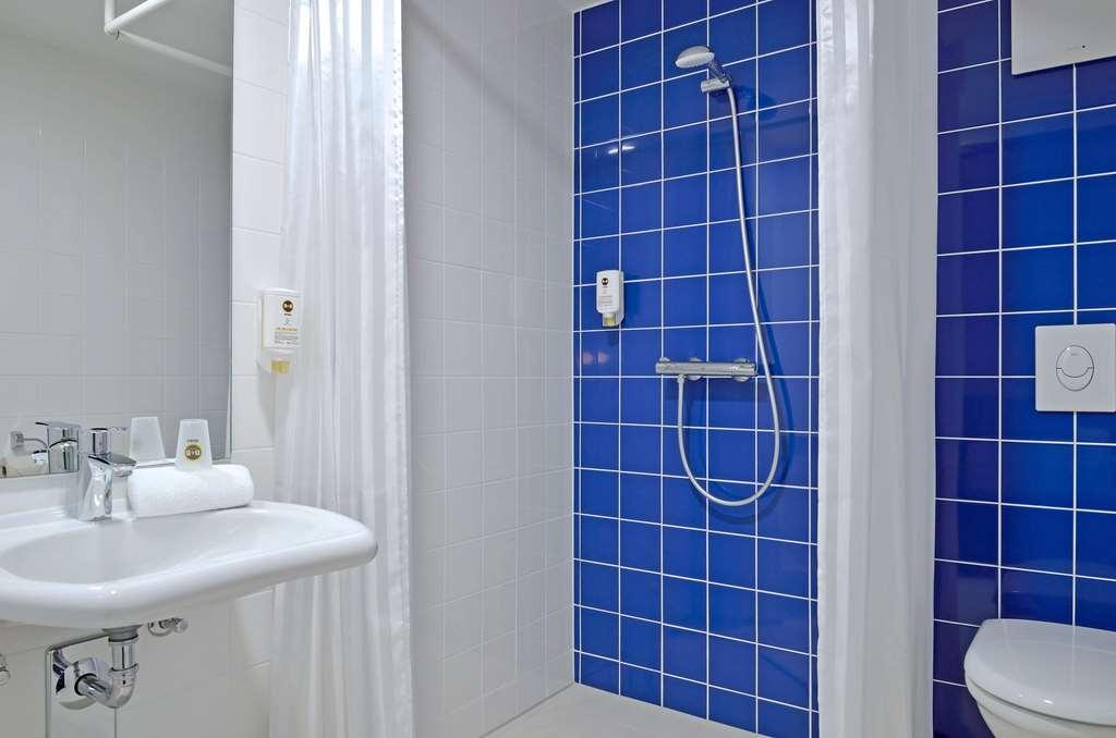 B&B Hotel Koeln-Тройсдорф Экстерьер фото