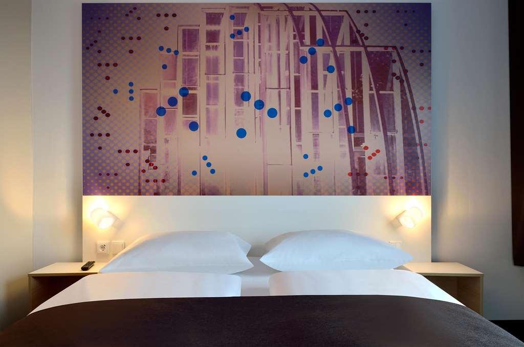 B&B Hotel Koeln-Тройсдорф Номер фото