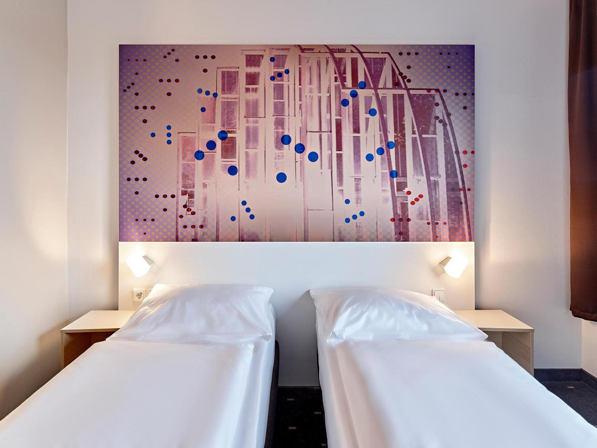 B&B Hotel Koeln-Тройсдорф Экстерьер фото