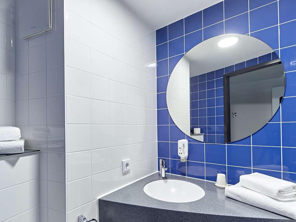 B&B Hotel Koeln-Тройсдорф Номер фото